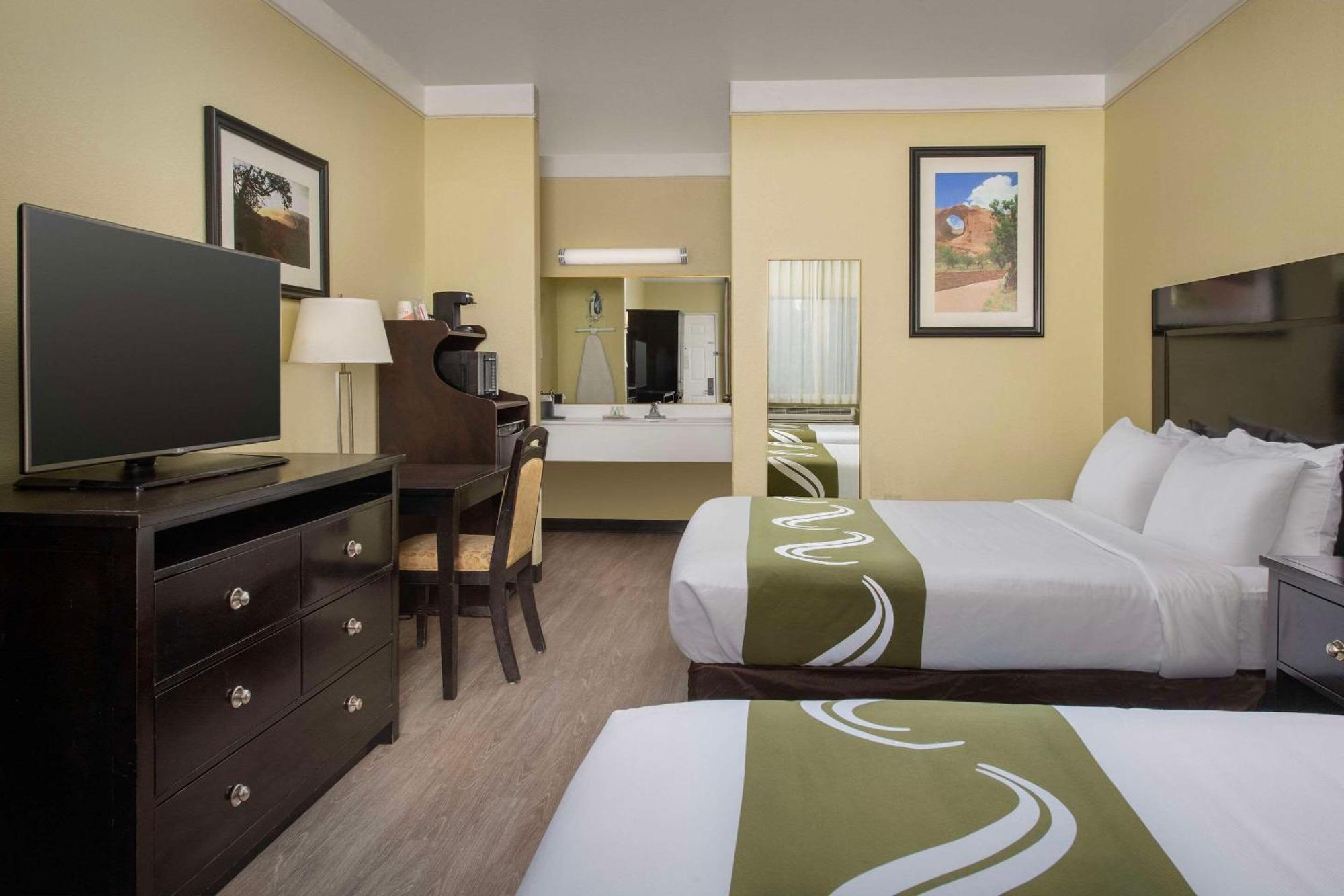Quality Inn & Suites Gallup I-40 Exit 20 Dış mekan fotoğraf