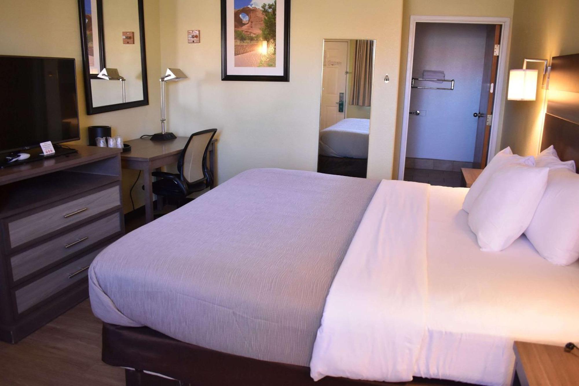 Quality Inn & Suites Gallup I-40 Exit 20 Dış mekan fotoğraf