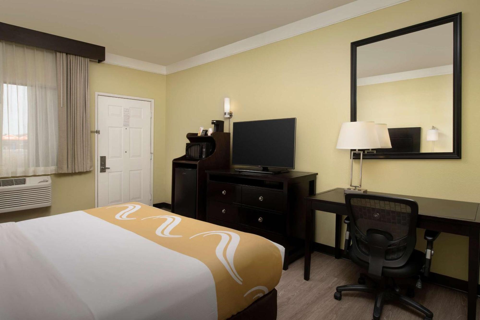 Quality Inn & Suites Gallup I-40 Exit 20 Dış mekan fotoğraf