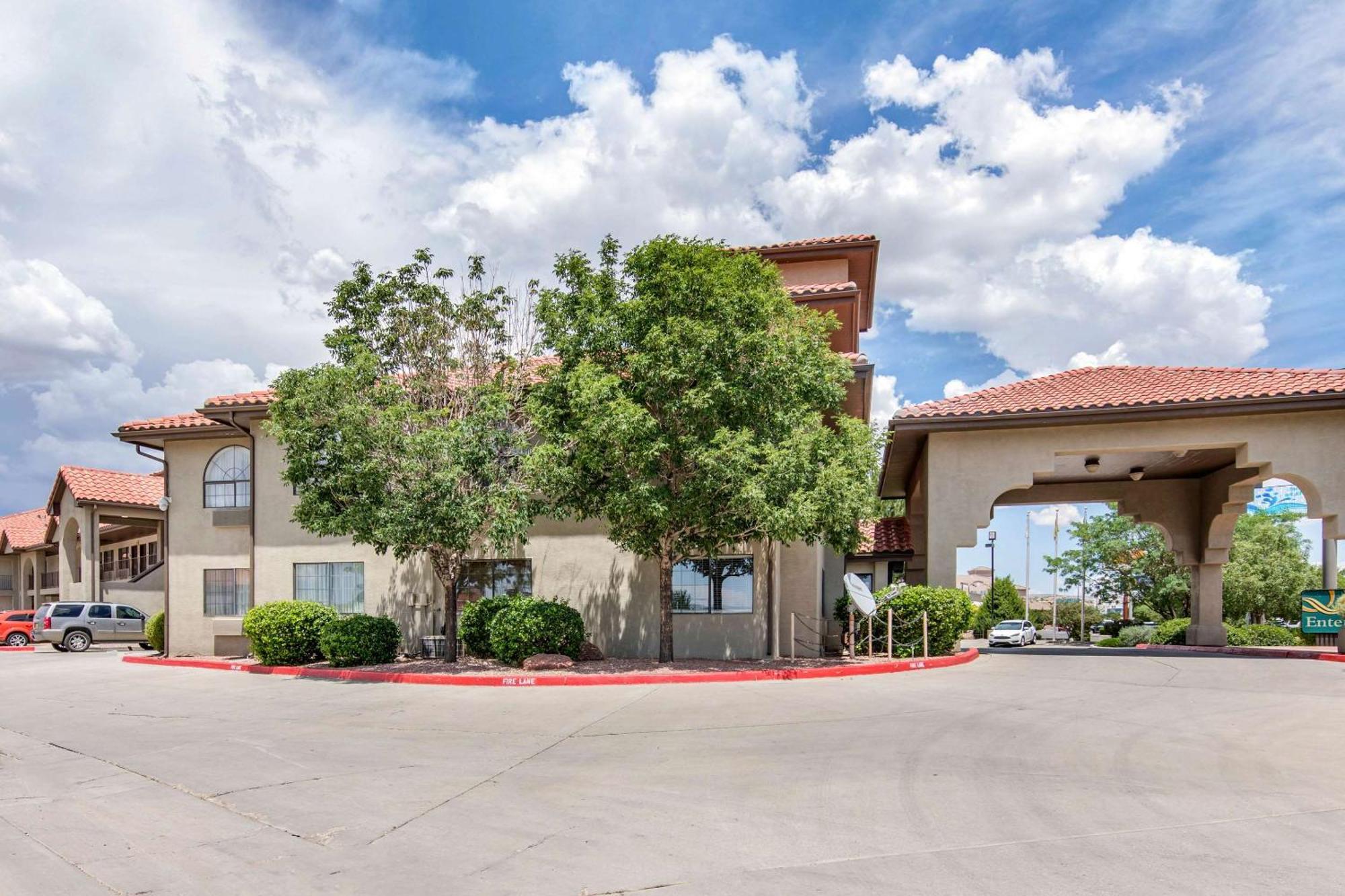 Quality Inn & Suites Gallup I-40 Exit 20 Dış mekan fotoğraf