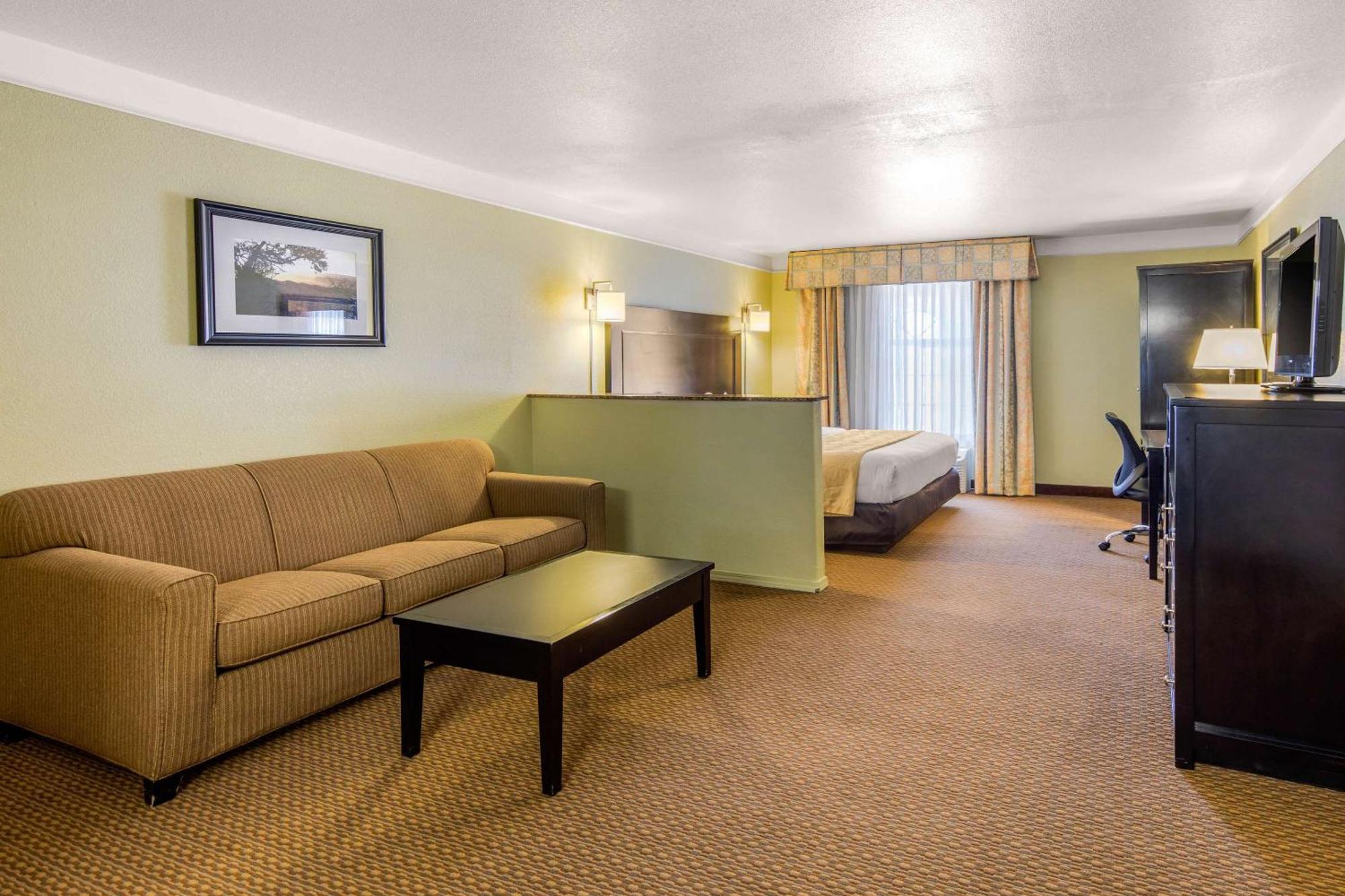 Quality Inn & Suites Gallup I-40 Exit 20 Dış mekan fotoğraf